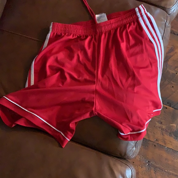 Adidas Medium woman’s soccer shorts excellent condition - Picture 4 of 5